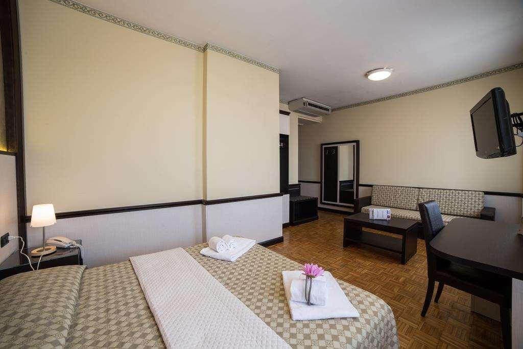 Hotel Astoria Fidenza Værelse billede